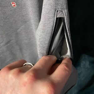 Men’s Large Crewneck Brand Victorinox